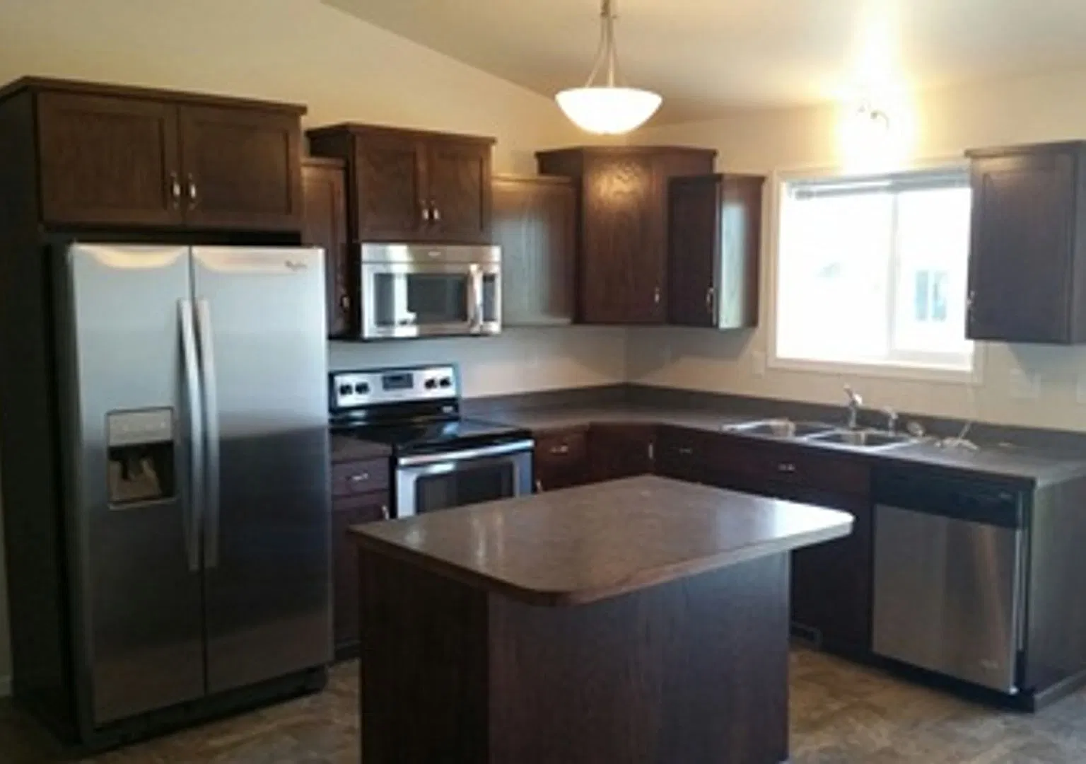 3 Bed 2 Bath Single Family Home — Photo 2