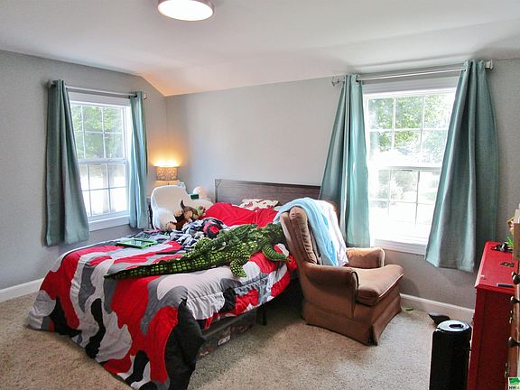5th image of 3237 Lindenwood St