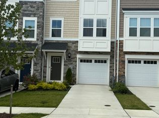 10893 Drummond Pl, White Plains, MD 20695