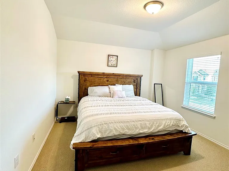 524 Ayinger Ln — Photo 17
