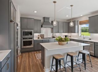 2083 Kestrel Dr, Shakopee, MN 55379