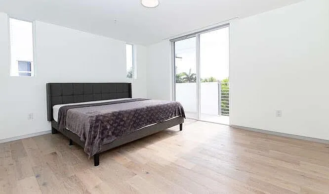 700 NE 14th Ave #206 — Photo 37