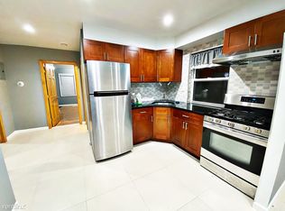 5648 Clearview Expy APT 1F, Oakland Gardens, NY 11364