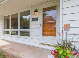 1218 E Brookhill Rd, Peoria, IL 61615