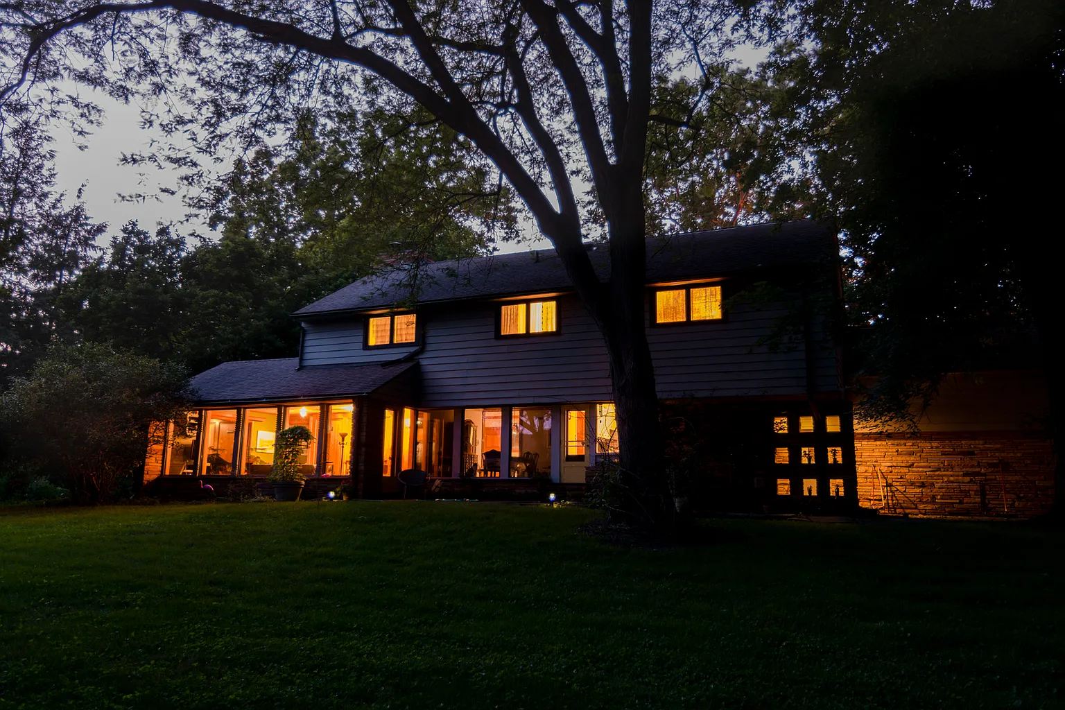 1005 W University Ave photo 1
