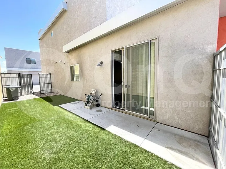 833 E Park Modern Dr — Photo 24