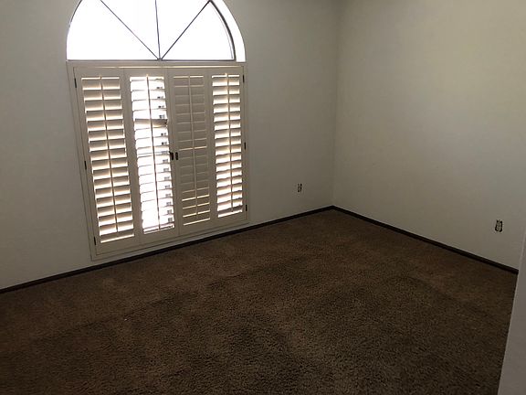 5th image of 1818 E La Vieve Ln