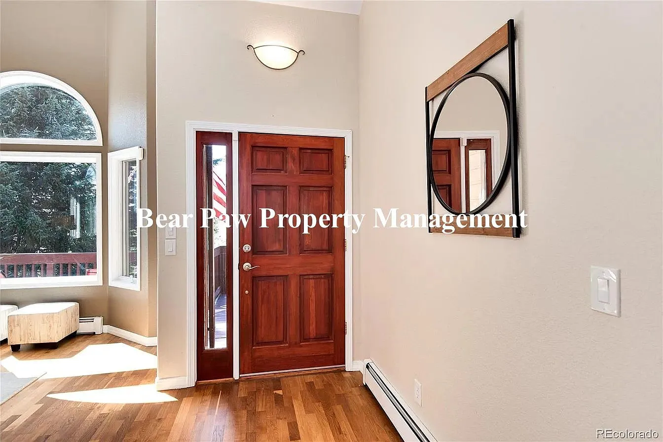 4 bed, 3.5 bath, 3165 sqft, $4,900 — Photo 2
