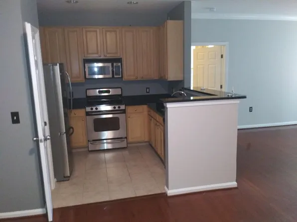 2465 Army Navy Dr APT 106, Arlington, VA 22206