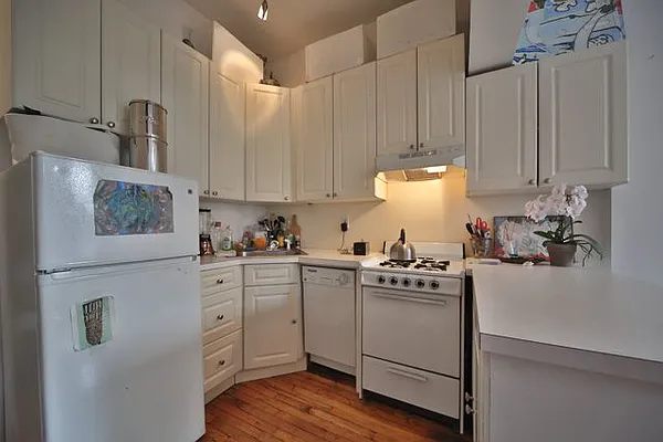 Rented by Metropolitan Realty | media 6