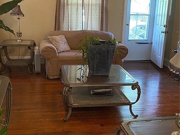 3rd image of 4501 Welford Ave