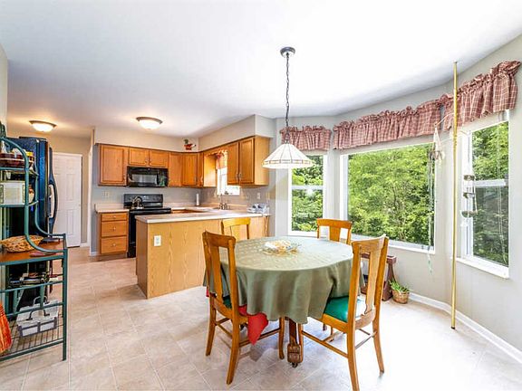4th image of 10737 Shadywood Dr