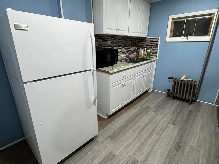 618 Deacon St — Photo 3
