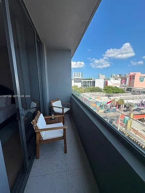 1 bed, 1.0 bath, $3,500 — Photo 2