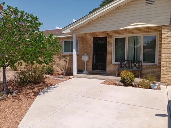 2632 Valencia Dr NE, Albuquerque, NM 87110