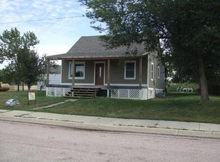 704 3rd Ave E, Lemmon, SD 57638