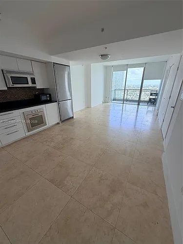92 SW 3rd St #3909 Photo 1
