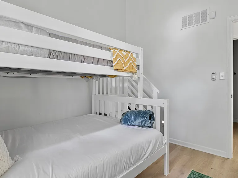 14480 Woodcrest Ln — Photo 28