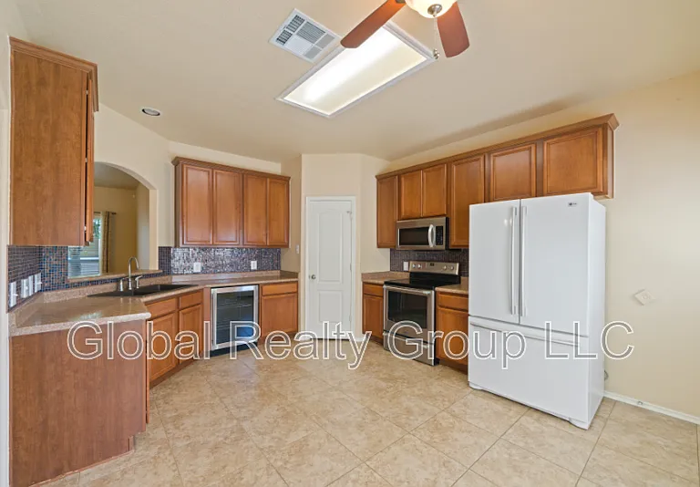 308 Rustic Trl — Photo 13