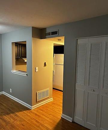 3rd image of 402 N Hite Ave #4B