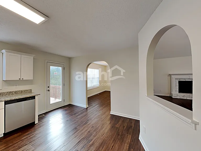 235 Taylors Farm Dr — Photo 5