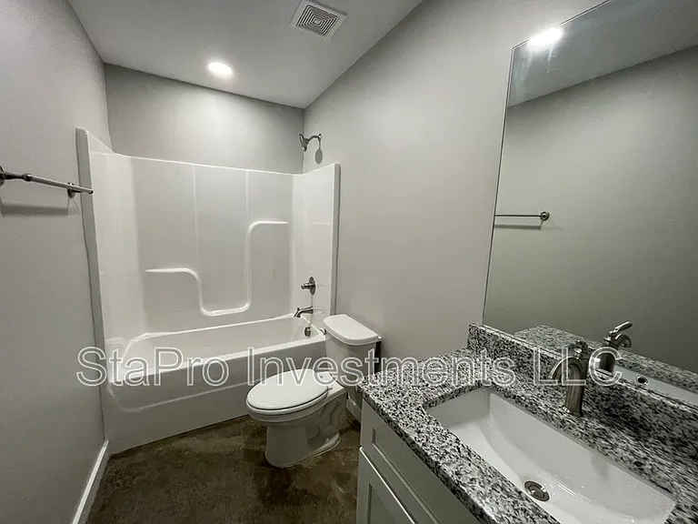 1128 Slaters Creek Rd #A — Photo 8