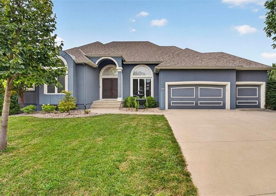 1st image of 2612 SW Winterbrook Cir