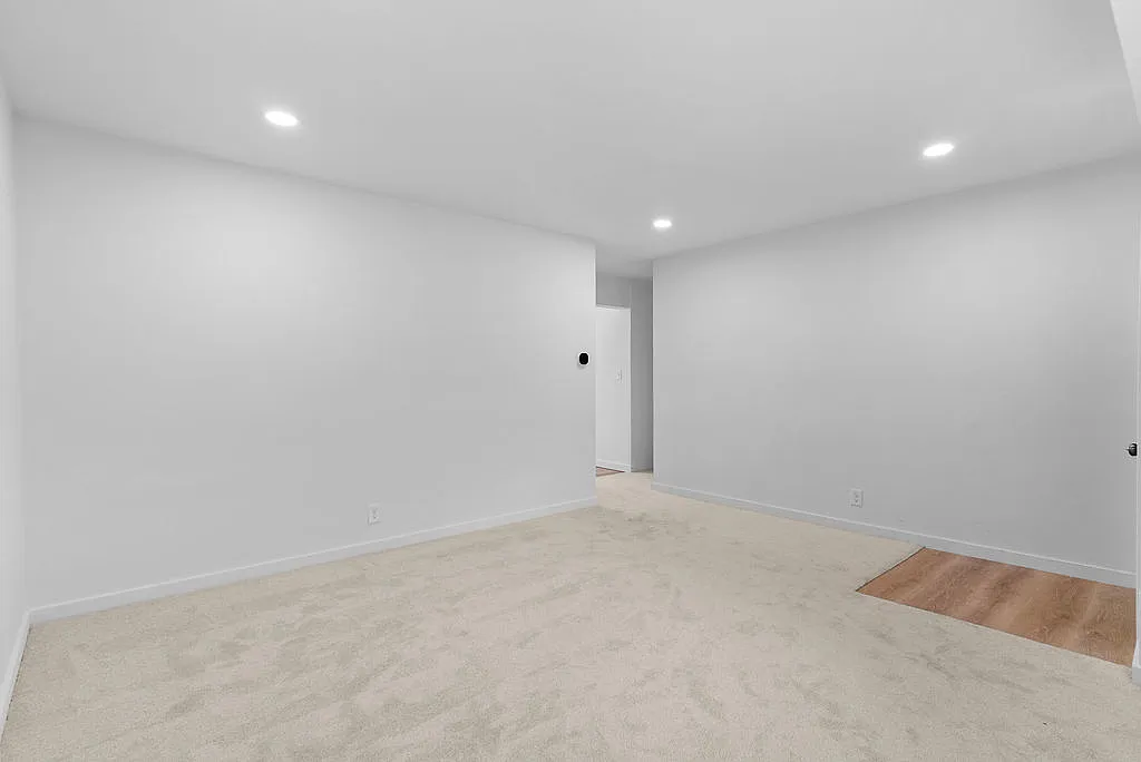 3 bed, 1012 sqft, $1,300 — Photo 2