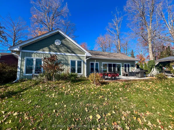 563 Dalhaven Rd, Selwyn, ON K0L 1T0