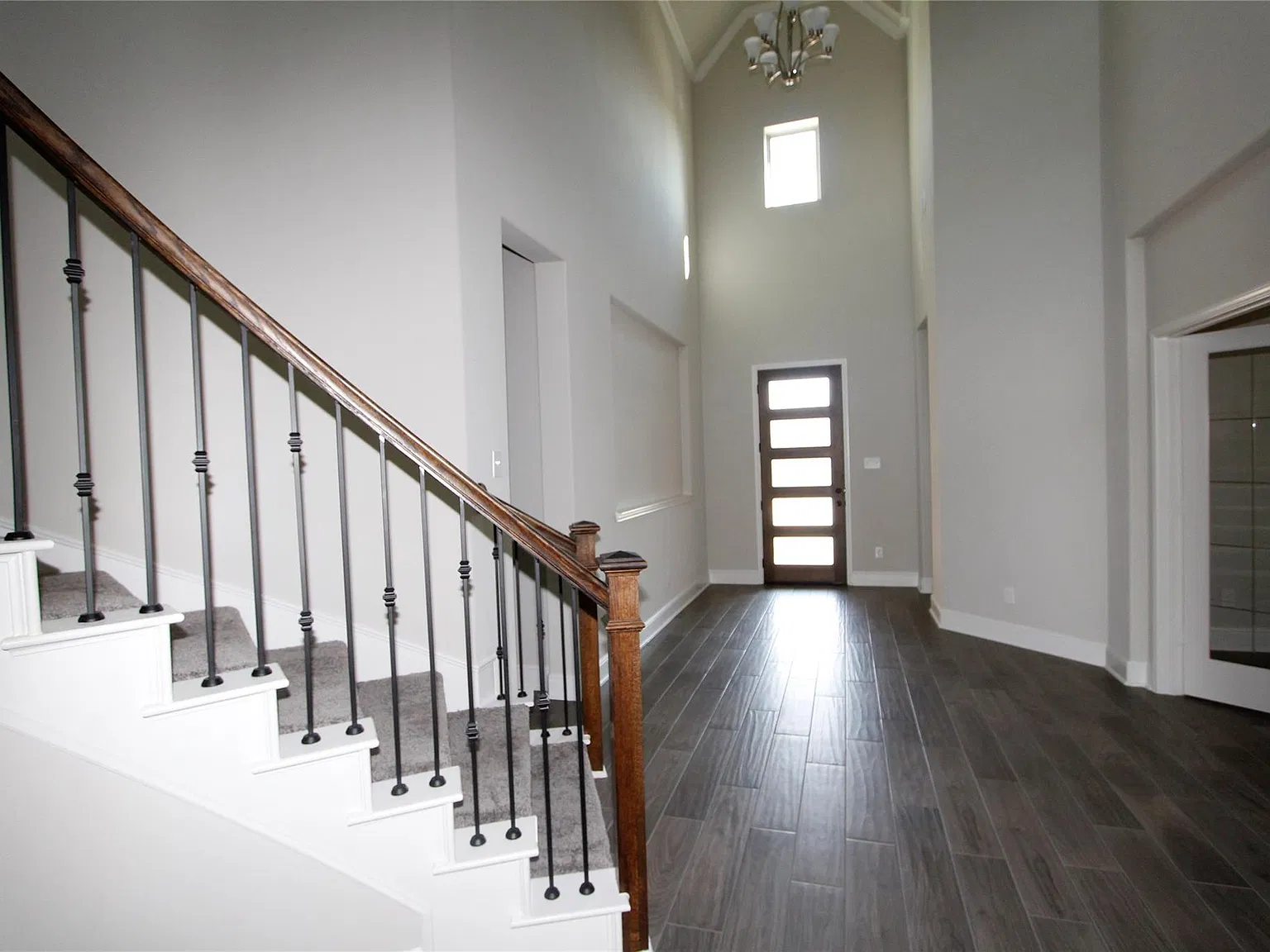 4 bed, 3.5 bath, 3419 sqft, $3,650 — Photo 3