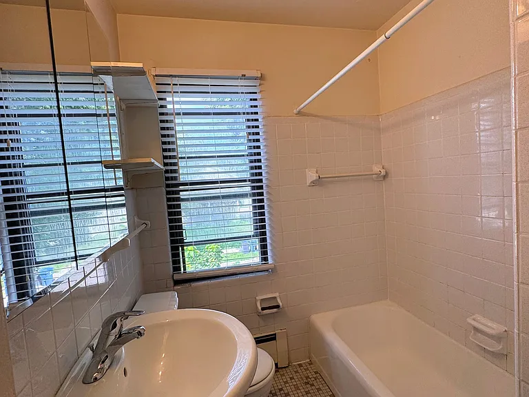 1010 15th Ave SE #203 — Photo 11