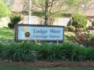 232 Deer Run Ln, Greenwood, SC 29646
