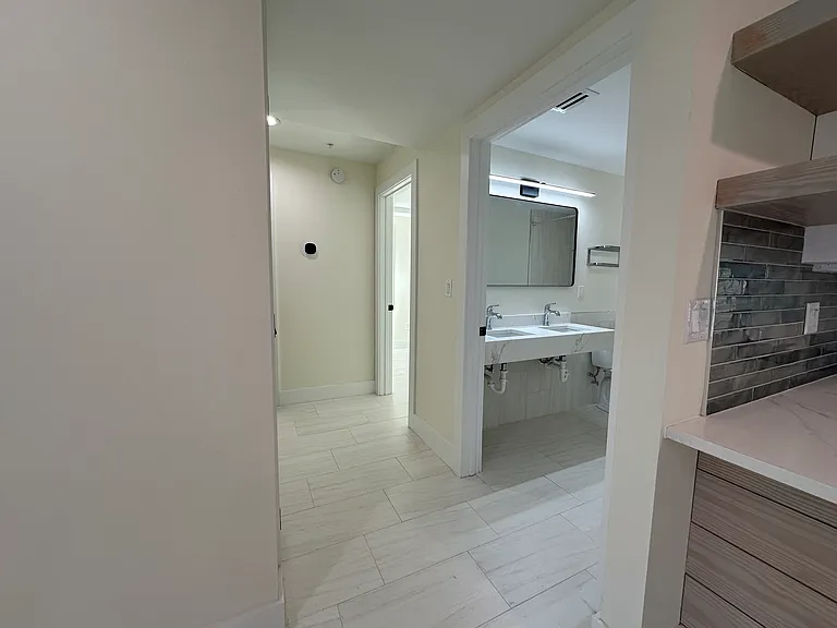 Ocean Reef Apartments — Photo 28