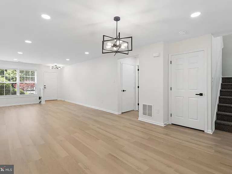 771 Barton Run — Photo 2