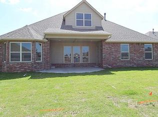 2438 S Narcissus Ct, Broken Arrow, OK 74012