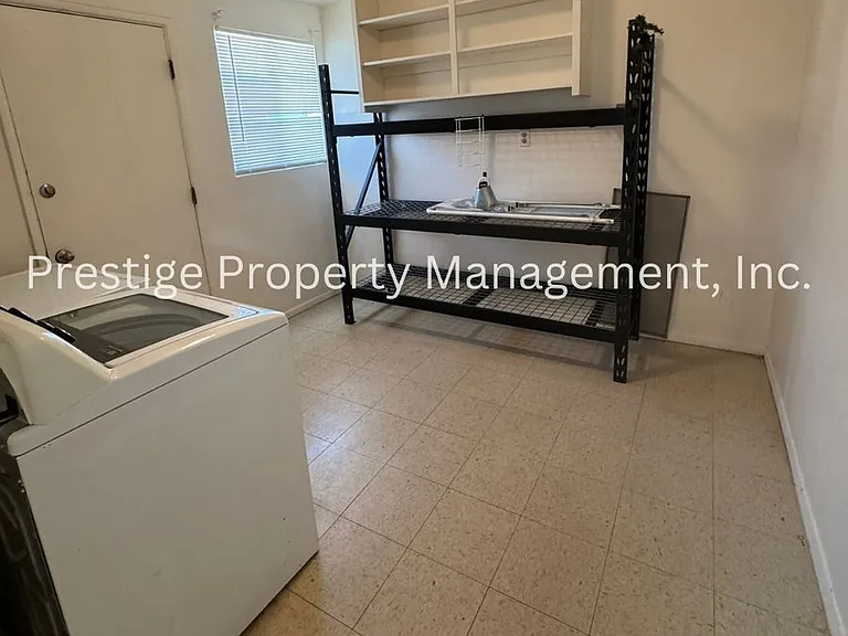 825 E Copper St — Photo 9