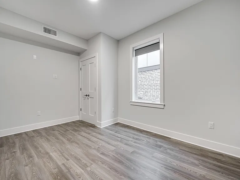 658 Grand St #504 — Photo 13