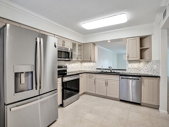 5th image of 5777 Gemstone Court #207