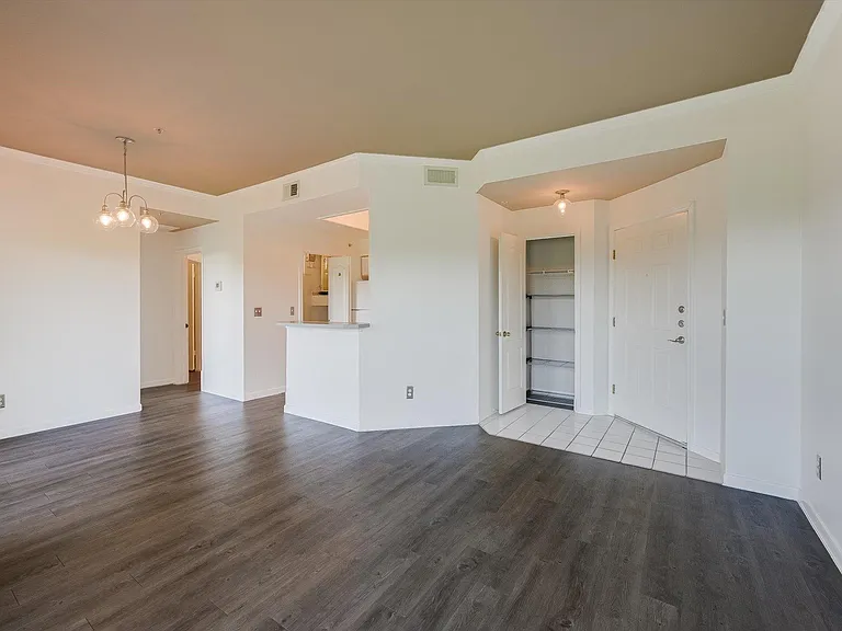 6000 Shepherd Mountain Cv #1011 — Photo 5