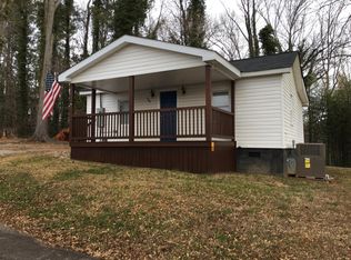 126 Robinson Ln, Pickens, SC 29671