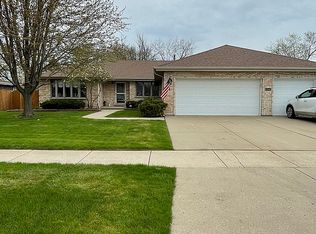 6540 W 91st St, Oak Lawn, IL 60453