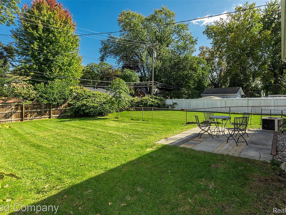938 Edgewood Dr, photo 27