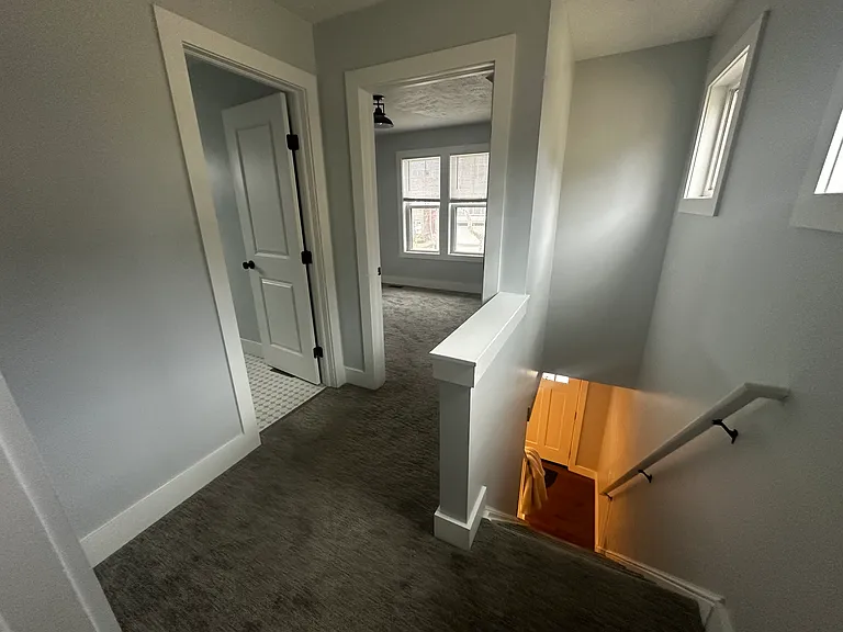 2465 Tremont Ave — Photo 14