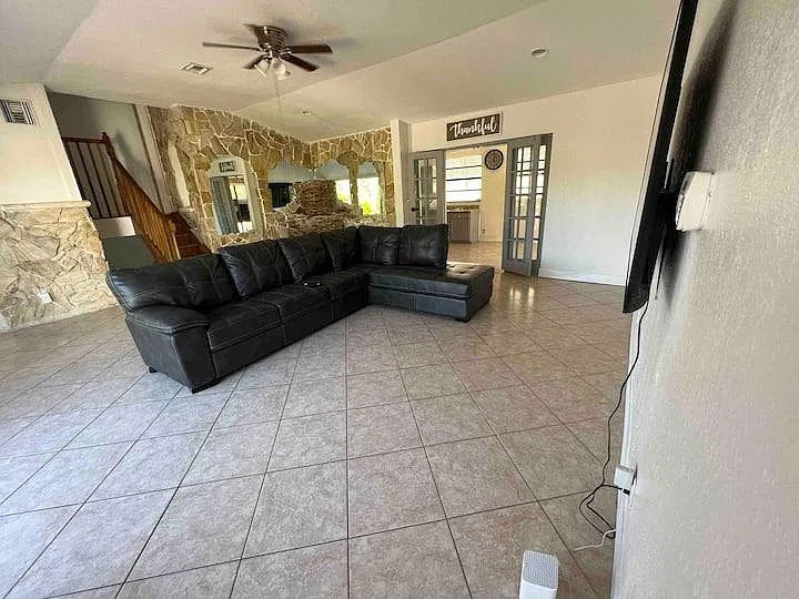 1425 Eastport Ct