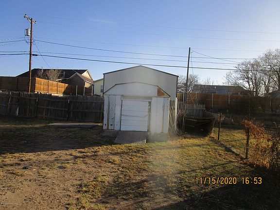 3rd image of 917 Elmore Dr