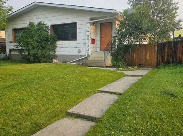 5706 W Haven Dr, Edson, AB T7E 1J6