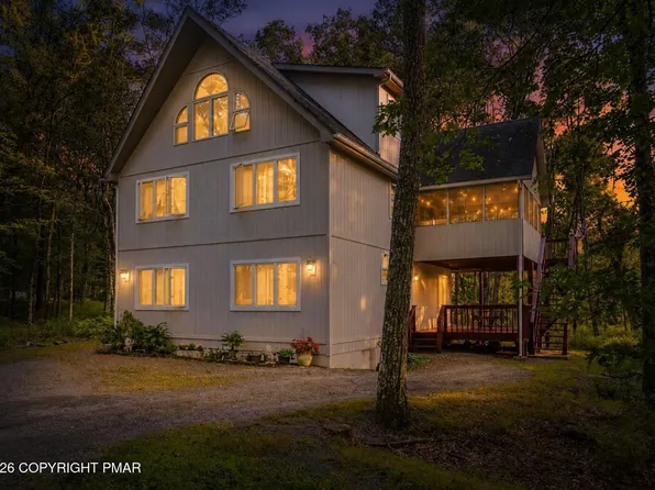 115 Buckboard Ln, Hawley, PA 18428