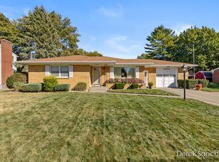 2704 Sharon Ct SW, Wyoming, MI 49519