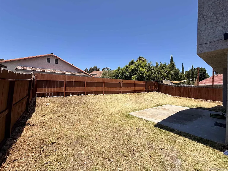 7538 Hawks Peak Way — Photo 32