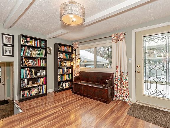3rd image of 4487 Orchard St